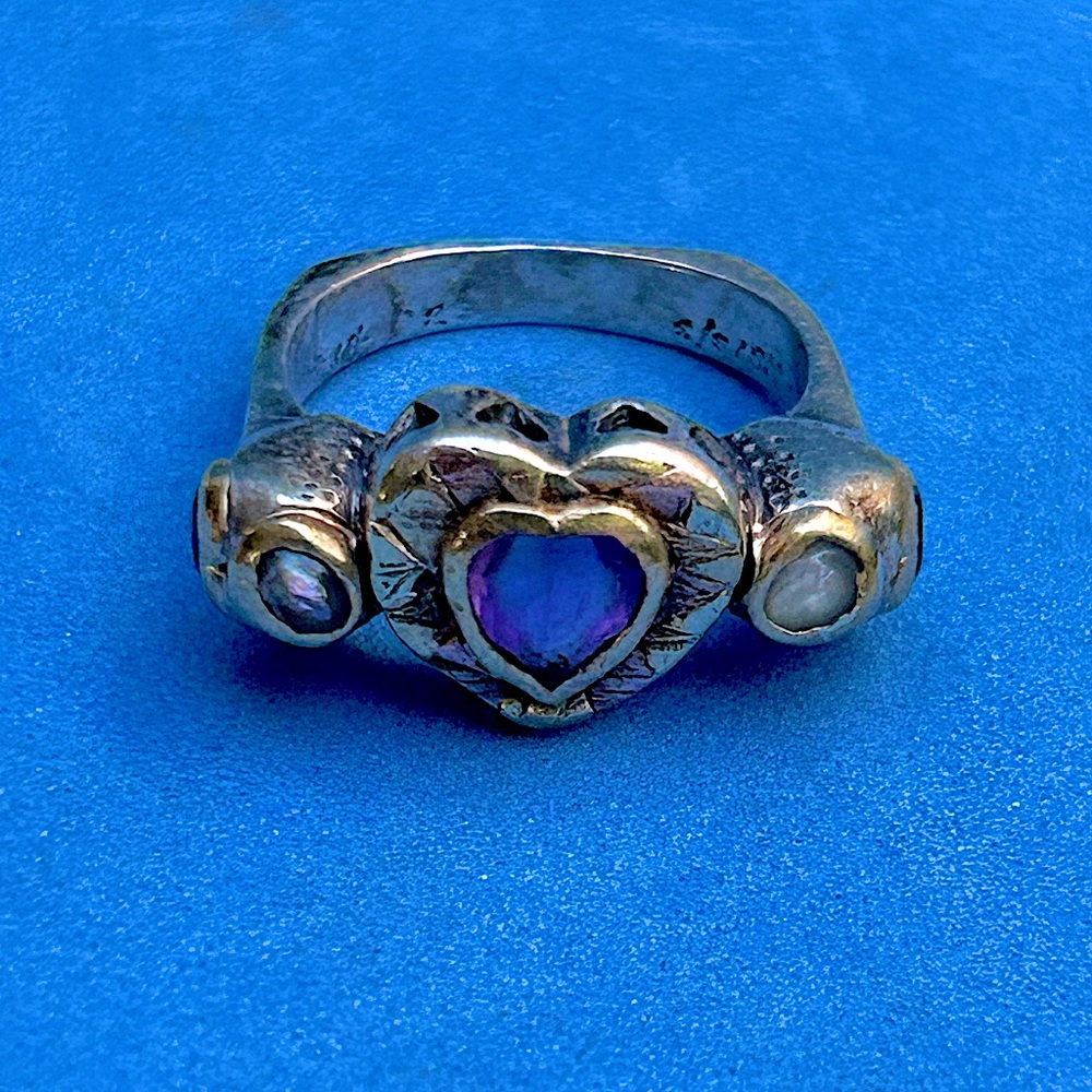 Artisan Created RING Heart-Shaped Amethyst at center Pearls and Amethyst 🤭🤩